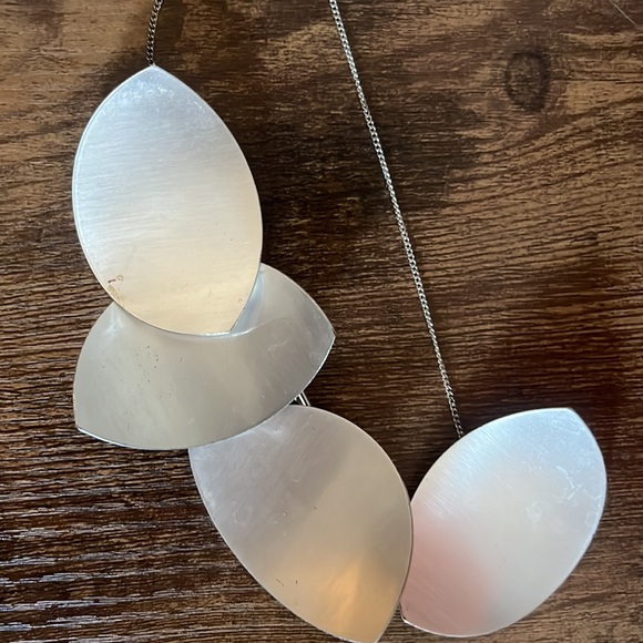 Etereo Metallic Necklace - Picture 3 of 4